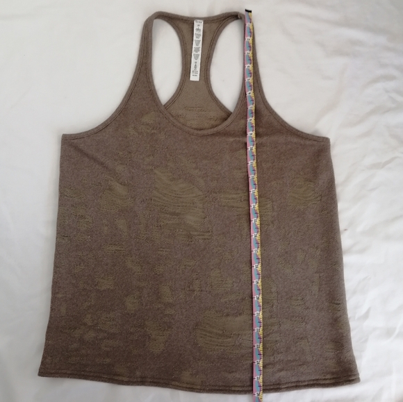 Alo Yoga Pure Distressed Tank Tan Medium - Picture 14 of 15